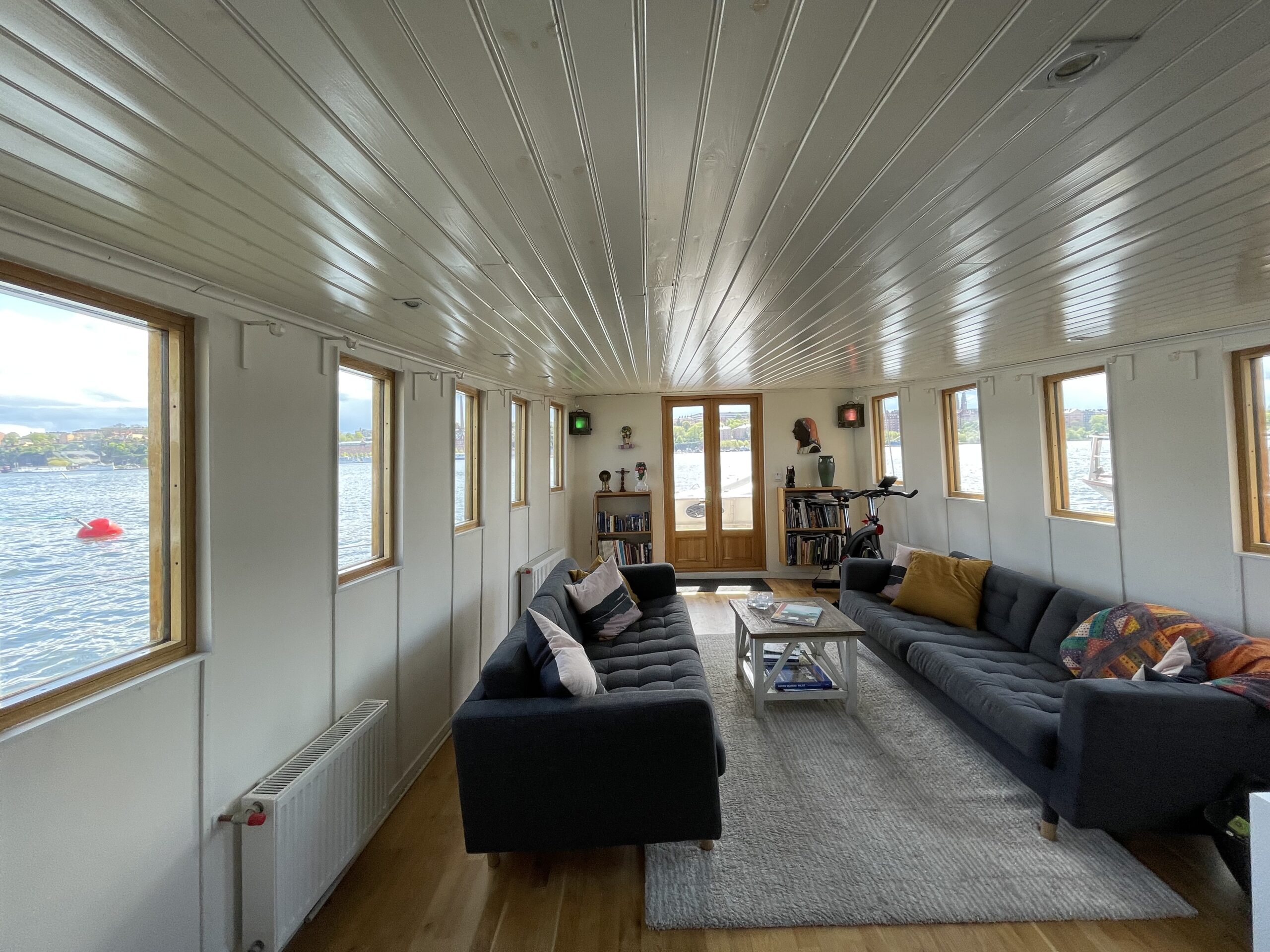 Weather deck Dining room_lounge